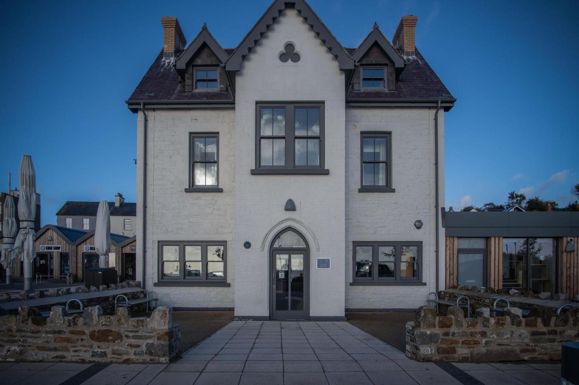 Ocean Cabins No 3 At The Square - Saundersfoot Ruang foto