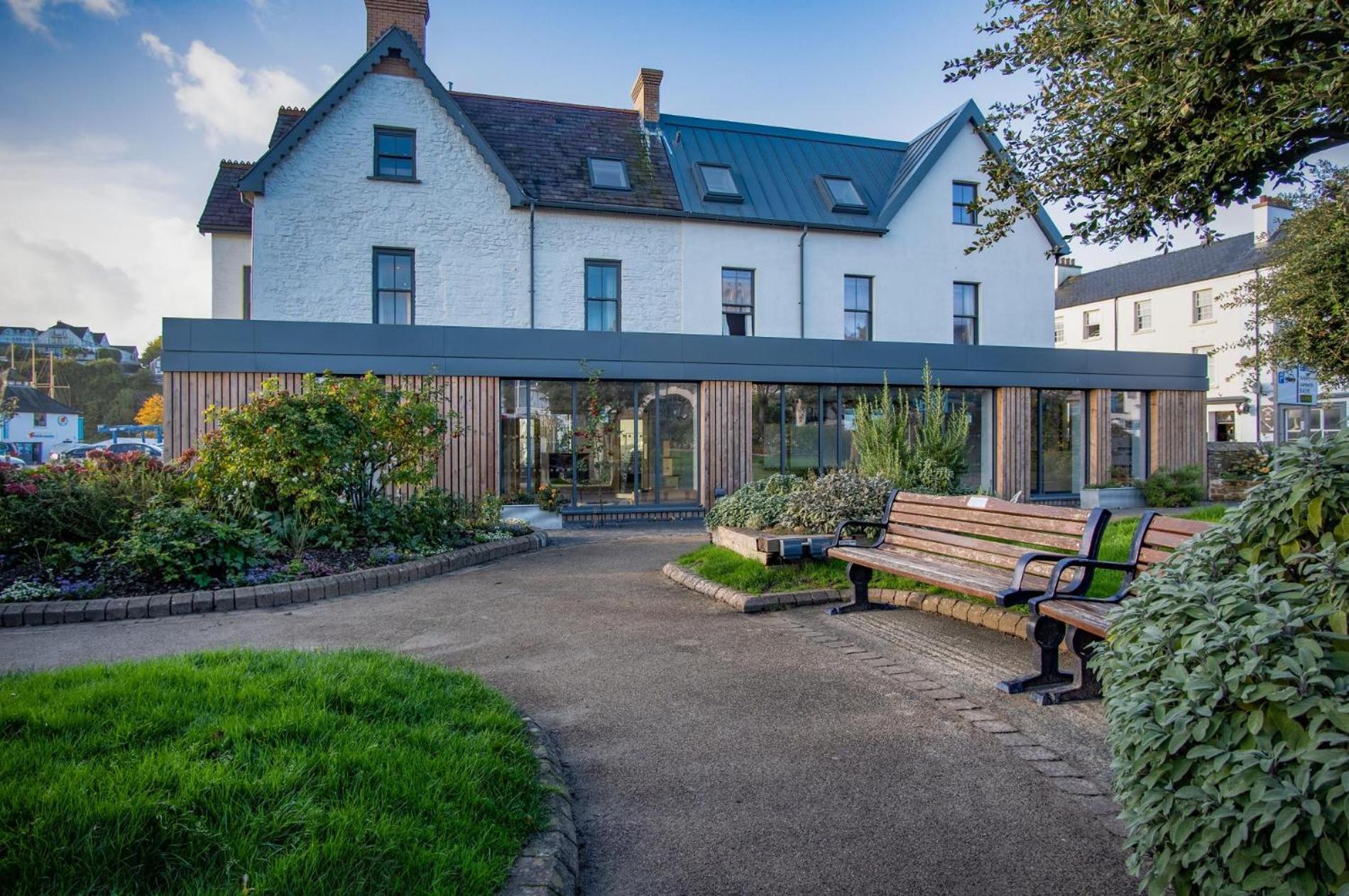 Ocean Cabins No 3 At The Square - Saundersfoot Ruang foto