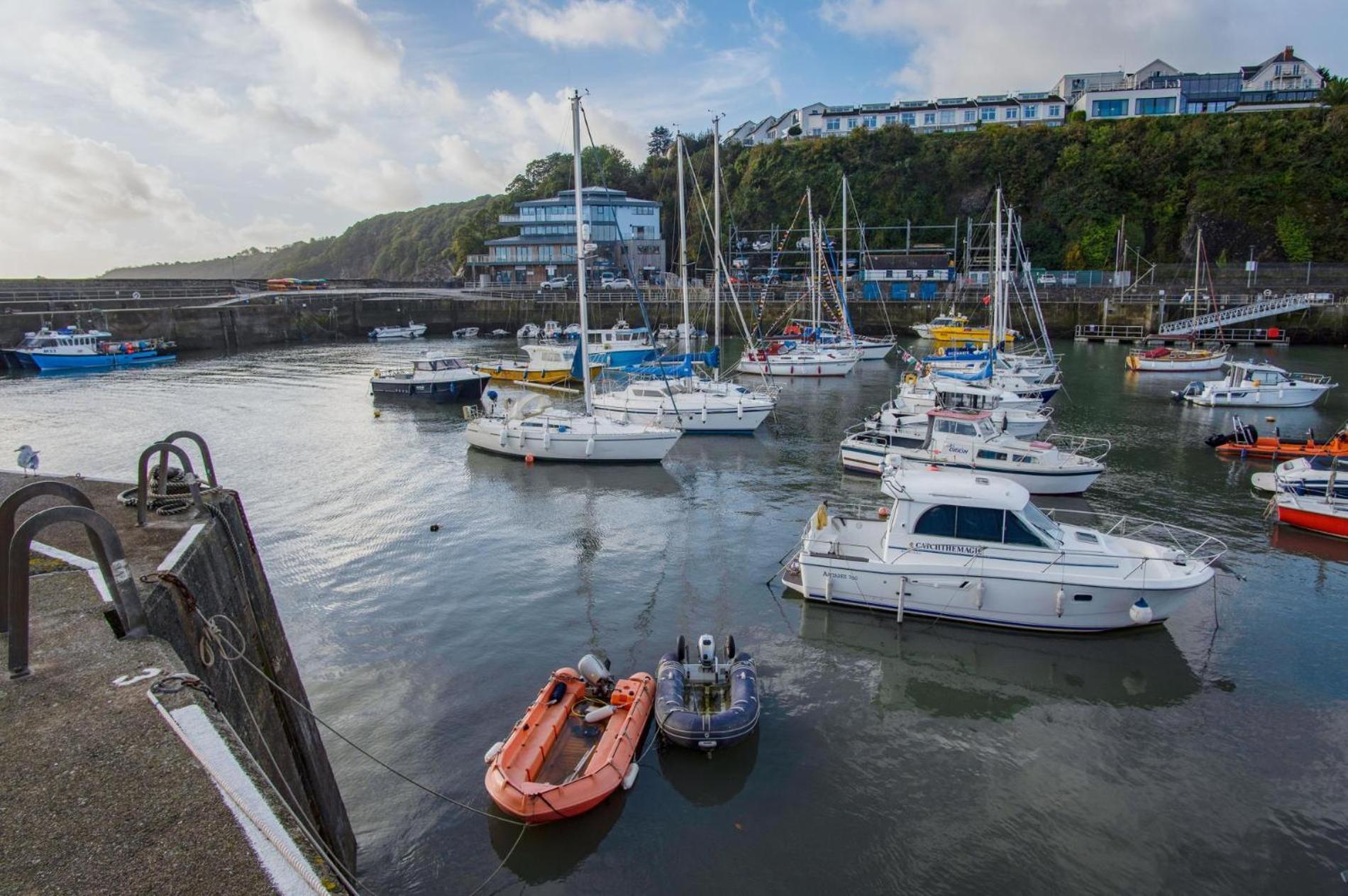 Ocean Cabins No 3 At The Square - Saundersfoot Ruang foto