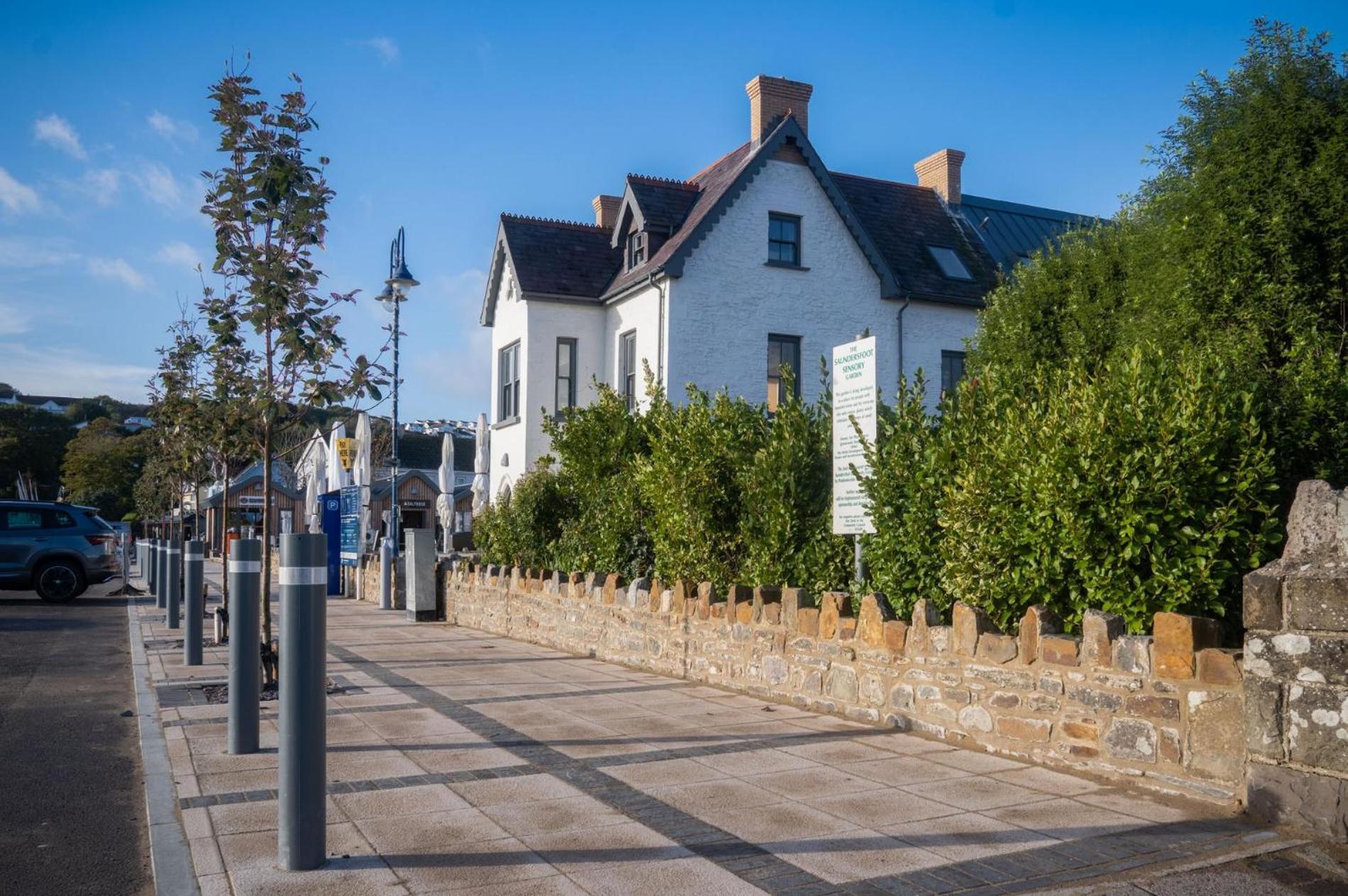 Ocean Cabins No 3 At The Square - Saundersfoot Ruang foto